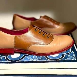 Very rare Cole Haan slip on two toned saddle shoe